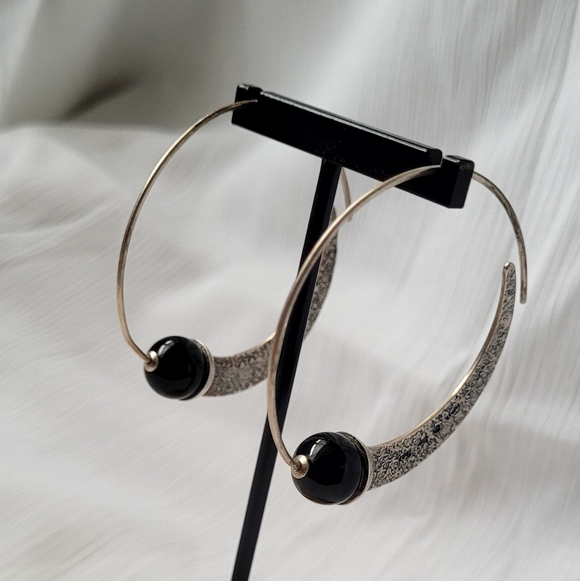 Silpada Jewelry - Elegant Silpada Sterling Silver Black Chalcedony Comet Tail Hoop Earrings W1874